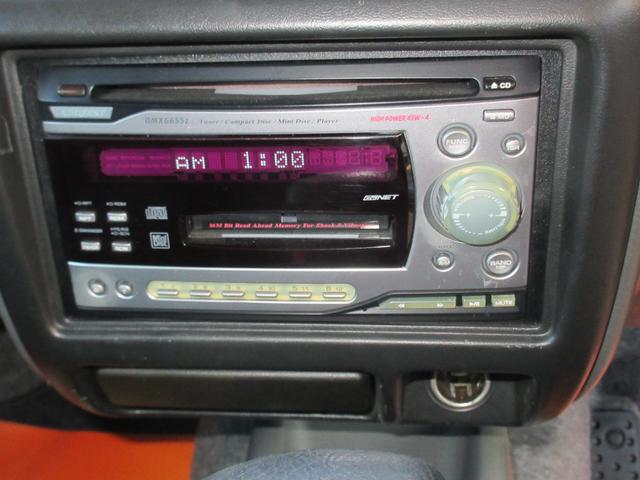 ジムニー ランドベンチャー　４ＷＤ　キーレスエントリー　ＡＴ　ＡＢＳ　ＣＤ　ＭＤ　アルミホイール　衝突安全ボディ　エアコン　パワーウィンドウ（3枚目）