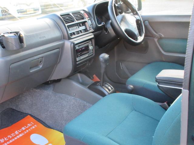 ジムニー ランドベンチャー　４ＷＤ　キーレスエントリー　ＡＴ　ＡＢＳ　ＣＤ　ＭＤ　アルミホイール　衝突安全ボディ　エアコン　パワーウィンドウ（6枚目）