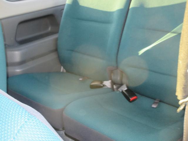 ジムニー ランドベンチャー　４ＷＤ　キーレスエントリー　ＡＴ　ＡＢＳ　ＣＤ　ＭＤ　アルミホイール　衝突安全ボディ　エアコン　パワーウィンドウ（7枚目）