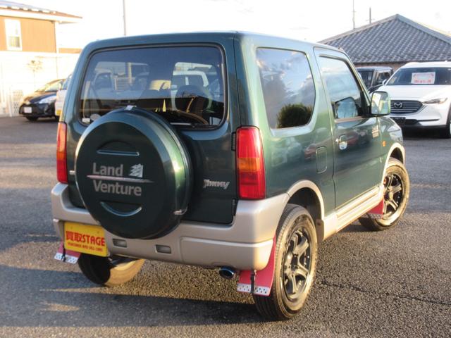 ジムニー ランドベンチャー　４ＷＤ　キーレスエントリー　ＡＴ　ＡＢＳ　ＣＤ　ＭＤ　アルミホイール　衝突安全ボディ　エアコン　パワーウィンドウ（12枚目）