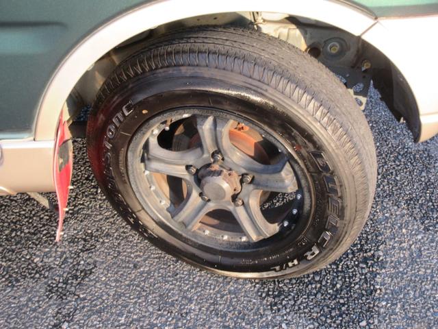ジムニー ランドベンチャー　４ＷＤ　キーレスエントリー　ＡＴ　ＡＢＳ　ＣＤ　ＭＤ　アルミホイール　衝突安全ボディ　エアコン　パワーウィンドウ（17枚目）