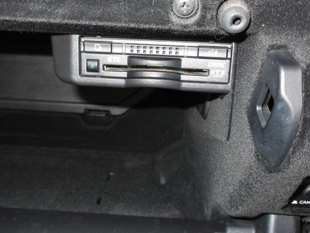 ＩＳ ＩＳ２００ｔ　Ｆスポーツ　ＥＴＣ　クリアランスソナー　オートクルーズコントロール　バックカメラ　ナビ　ＴＶ　アルミホイール　ＨＩＤ　ＡＴ　シートヒーター　スマートキー　アイドリングストップ　盗難防止システム　パワーシート　ＣＤ（7枚目）