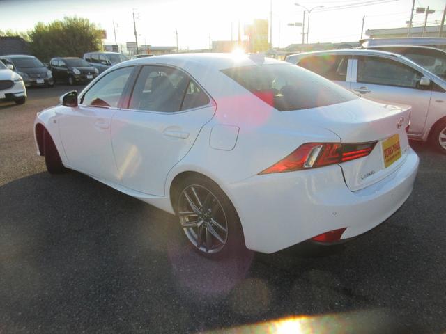 ＩＳ ＩＳ２００ｔ　Ｆスポーツ　ＥＴＣ　クリアランスソナー　オートクルーズコントロール　バックカメラ　ナビ　ＴＶ　アルミホイール　ＨＩＤ　ＡＴ　シートヒーター　スマートキー　アイドリングストップ　盗難防止システム　パワーシート　ＣＤ（15枚目）