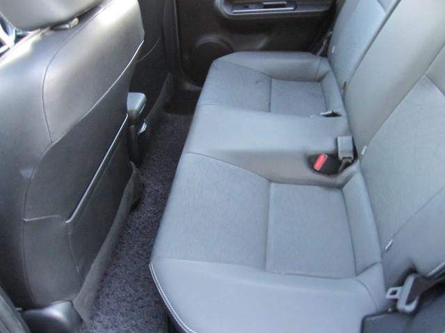 アクア Ｇブラックソフトレザーセレクション　純正ナビ　Ｂカメラ　スマートキー２個　Ａエアコン　Ｐスタート　アイドリングストップ　ソフトレザーシート　ドラレコ前後　ＢＴ接続　革巻きステアリング　純正ＡＷ　ＥＴＣ　禁煙車（9枚目）