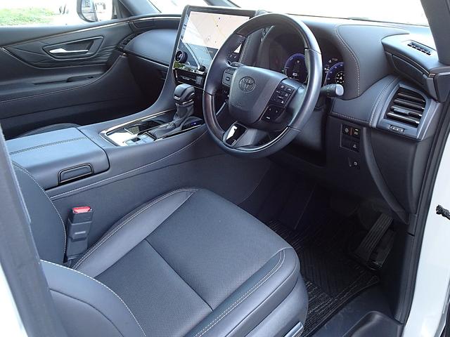 アルファードハイブリッド Z 左右独立ムーンルーフ セーフティセンス ブラインドスポットモニター ユニバーサスステップパーキングサポートブレーキ パノラミックビューモニター 両側電動スライドドア 3眼LEDヘッドランプ(10枚目)