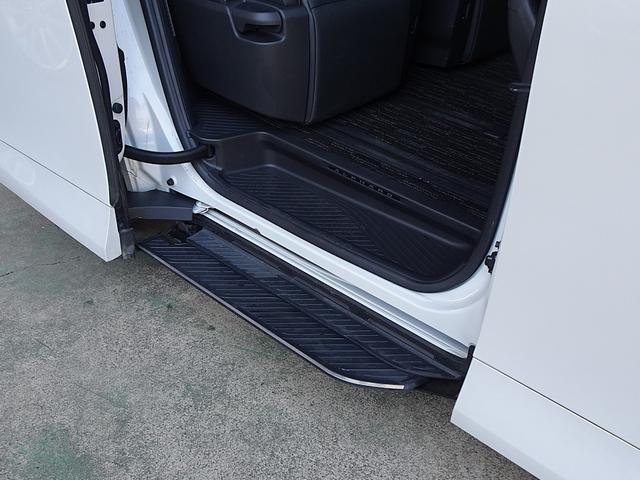 アルファードハイブリッド Z 左右独立ムーンルーフ セーフティセンス ブラインドスポットモニター ユニバーサスステップパーキングサポートブレーキ パノラミックビューモニター 両側電動スライドドア 3眼LEDヘッドランプ(17枚目)