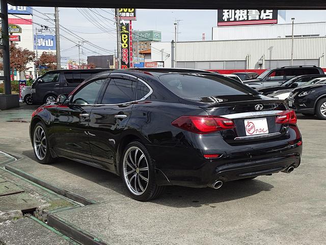 フーガ ２５０ＧＴ　Ａパッケージ　アラウンドビューモニター　インテリジェントキー　ＬＥＤヘッドランプ　クルーズコントロール　トランクフードオートクローザー　カーウィングスナビゲーション　オートエアコン　オートライト　前２席パワーシート（9枚目）