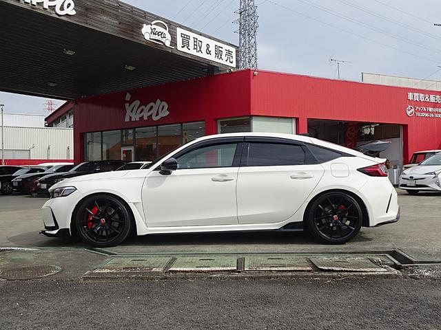 シビック タイプＲ　タイプＲ（４名）　ホンダセンシング　ドライブモードスイッチ　＋Ｒモードスイッチ　フルＬＥＤヘッドランプ　グロスブラックリアスポイラー　１９インチＡＷ　スマートキー　ホンダコネクトディスプレイ（5枚目）