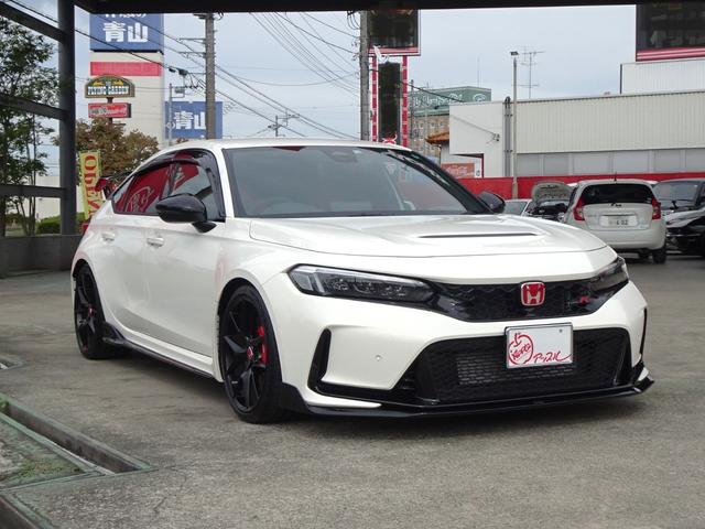 シビック タイプＲ　タイプＲ（４名）　ホンダセンシング　ドライブモードスイッチ　＋Ｒモードスイッチ　フルＬＥＤヘッドランプ　グロスブラックリアスポイラー　１９インチＡＷ　スマートキー　ホンダコネクトディスプレイ（7枚目）