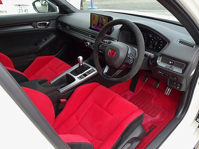 シビック タイプＲ　タイプＲ（４名）　ホンダセンシング　ドライブモードスイッチ　＋Ｒモードスイッチ　フルＬＥＤヘッドランプ　グロスブラックリアスポイラー　１９インチＡＷ　スマートキー　ホンダコネクトディスプレイ（10枚目）