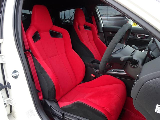 シビック タイプＲ　タイプＲ（４名）　ホンダセンシング　ドライブモードスイッチ　＋Ｒモードスイッチ　フルＬＥＤヘッドランプ　グロスブラックリアスポイラー　１９インチＡＷ　スマートキー　ホンダコネクトディスプレイ（11枚目）