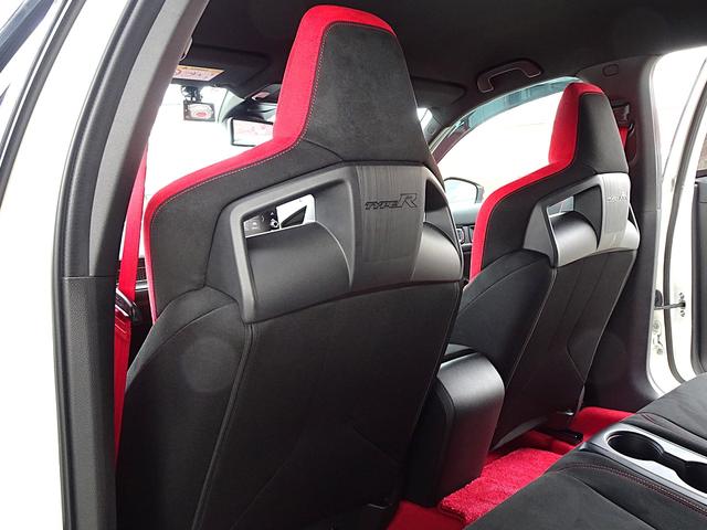 シビック タイプＲ　タイプＲ（４名）　ホンダセンシング　ドライブモードスイッチ　＋Ｒモードスイッチ　フルＬＥＤヘッドランプ　グロスブラックリアスポイラー　１９インチＡＷ　スマートキー　ホンダコネクトディスプレイ（30枚目）