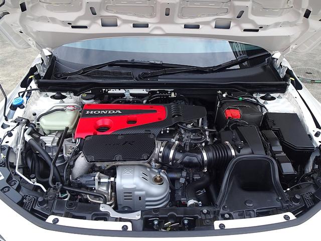 シビック タイプＲ　タイプＲ（４名）　ホンダセンシング　ドライブモードスイッチ　＋Ｒモードスイッチ　フルＬＥＤヘッドランプ　グロスブラックリアスポイラー　１９インチＡＷ　スマートキー　ホンダコネクトディスプレイ（32枚目）