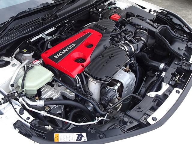 シビック タイプＲ　タイプＲ（４名）　ホンダセンシング　ドライブモードスイッチ　＋Ｒモードスイッチ　フルＬＥＤヘッドランプ　グロスブラックリアスポイラー　１９インチＡＷ　スマートキー　ホンダコネクトディスプレイ（33枚目）