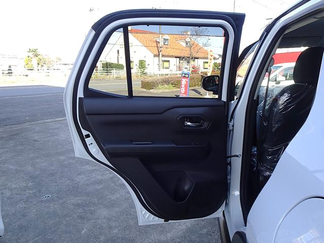 ライズ Ｚ　２トーンカラー　パノラマビューパッケージ　９インチディスプレイオーディオ　地デジＴＶ　外部入力ＵＳＢ端子　ＨＤＭＩ端子　ブラインドスポットモニター（30枚目）