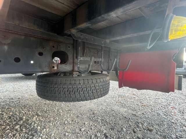 ファイター 　４トン　ワイド　４段クレーン　エアサス　修復歴無　差し違いアウトリガー　ラジコン　造りボディ　アルミブロック　カーナビ　ＥＴＣ　電動確認ミラー　メッキパーツ（20枚目）