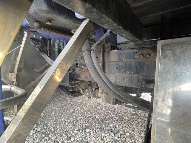 ファイター 　４トン　ワイド　４段クレーン　エアサス　修復歴無　差し違いアウトリガー　ラジコン　造りボディ　アルミブロック　カーナビ　ＥＴＣ　電動確認ミラー　メッキパーツ（22枚目）