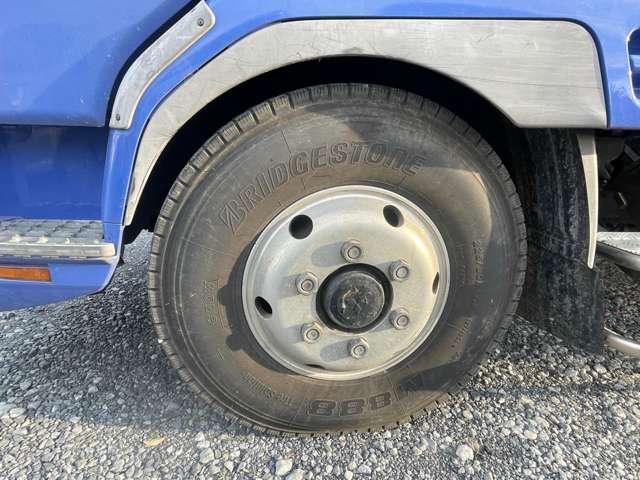 ファイター 　４トン　ワイド　４段クレーン　エアサス　修復歴無　差し違いアウトリガー　ラジコン　造りボディ　アルミブロック　カーナビ　ＥＴＣ　電動確認ミラー　メッキパーツ（24枚目）