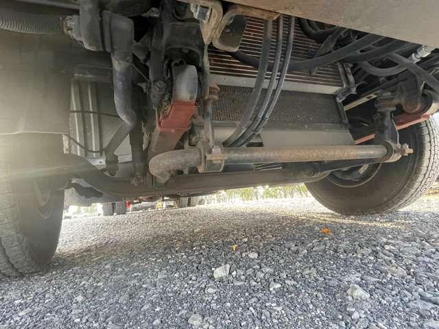 ファイター 　４トン　ワイド　４段クレーン　エアサス　修復歴無　差し違いアウトリガー　ラジコン　造りボディ　アルミブロック　カーナビ　ＥＴＣ　電動確認ミラー　メッキパーツ（30枚目）