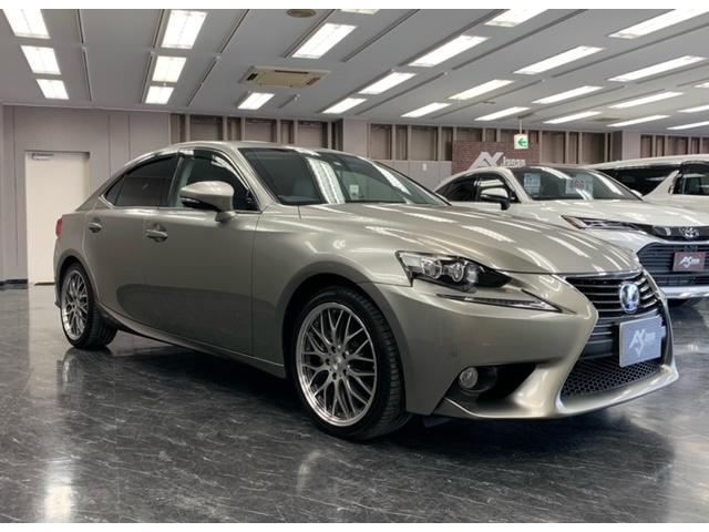 IS300h バージョンL 黒革エアシート&ヒーター ブラインドスポットモニター クルーズコントロール 18インチAW パドルシフト クリアランスソナー コーナービューカメラ 純正ナビ フルセグTV Bカメラ 禁煙車(7枚目)