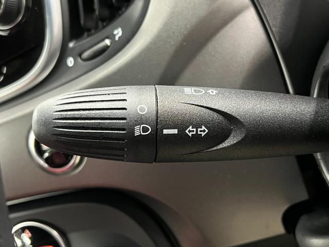 アバルト５９５ ツーリズモ　後期　１オーナー　赤革シート　純正１７ＡＷ　禁煙車　純正オーディオ　Ｂｌｕｅｔｏｏｔｈ　ＵＳＢ＆ＡＵＸ　ＥＴＣ　Ｒソナー　スポーツモード　パドルシフト　キーレス　ＨＩＤヘッドライト（33枚目）