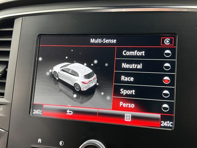 メガーヌ ルノー　スポール　純正タッチスクリーンオーディオ　ＣａｒＰｌａｙ　ＢＴ＆ＵＳＢ　ＥＴＣ２．０　レーダークルーズ　車線逸脱　衝突軽減　ＢＳＭ　Ｂｒｅｍｂｏ赤キャリパー　ＬＥＤオートライト　純正１９ＡＷ　ＲＳドライブ（36枚目）