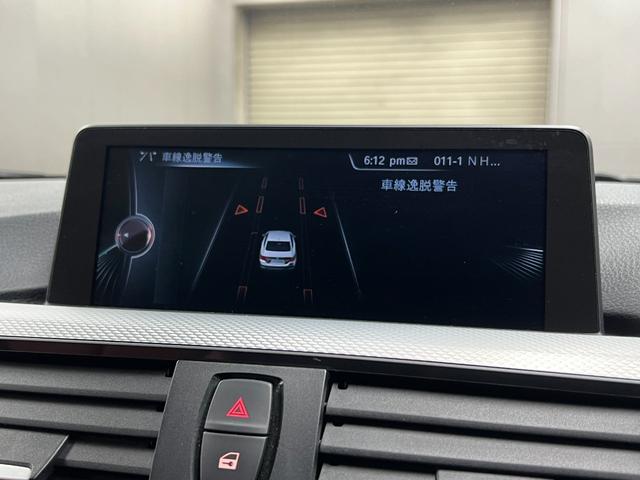 ４シリーズ ４２８ｉクーペ　Ｍスポーツ　赤革シート　インテリＳ＆車線逸脱　純正ナビ　ＤＴＶＢ　カメラ　Ｂｌｕｅｔｏｏｔｈ＆ＵＳＢ　Ｈ＆Ｒダウンサス　Ｗスペーサー　パドルＳ　トランクスポイラー　クルコン　純正１９インチＡＷ　Ｓヒーター　禁煙車（31枚目）