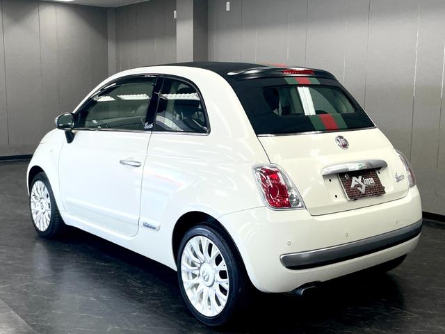 ５００Ｃ バイ　グッチ　１００台限定　正規輸入車　右ハンドル　Ｇｕｃｃｉストライプ入り電動キャンバストップ　パイオニアナビ　フルセグ　Ｂｌｕｅｔｏｏｔｈ　ＣＤ＆ＤＶＤ　バックカメラ　ＥＴＣ　キセノン　Ｇｕｃｃｉ専用装備（9枚目）