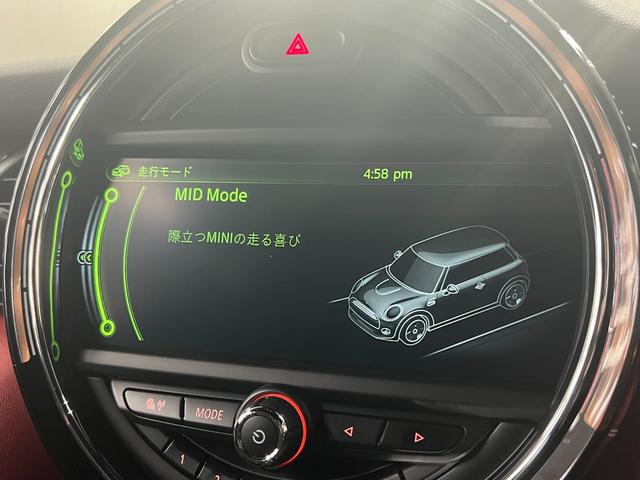 ＭＩＮＩ ジョンクーパーワークス　６速ＭＴ　１年保証　純正ナビ　ミラー型ＥＴＣ　ヘッドアップディスプレイ　Ｂｒｅｍｂｏ赤キャリパー　ＪＣＷ１８ＡＷ　コンフォートアクセス　スポーツシート　シートヒーター　クルーズコントロール　禁煙車（33枚目）