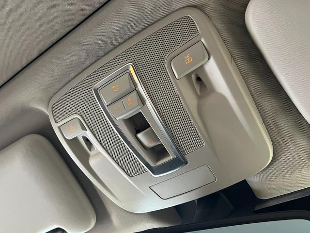 Ｇクラス Ｇ３５０　ブルーテック　ロング　ラグジュアリーＰＫＧ　距離無制限１年保証　サンルーフ　黒革　ハーマンカードン　レーダークルーズ　ＢＳＭ　純正１８ＡＷ　純正ナビ　ＤＴＶ　ブルートゥース　キーレス２個　Ｂカメラ　禁煙（47枚目）