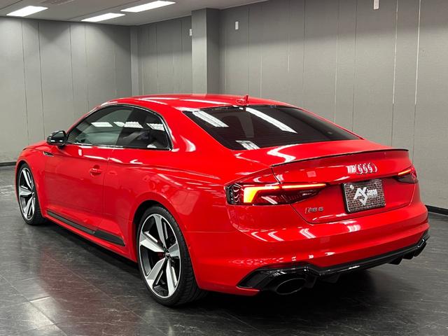 ＲＳ５ ベースグレード　距離無制限１年保証　カーボンスタイリング／ＲＳデザイン／アシスタンスＰＫＧ　　ＲＳスポーツＥＸＴ　マトリクスＬＥＤ　バーチャルＣＰ　ファインナッパ革　純正２０ＡＷ　林檎カープレイ　禁煙車（15枚目）