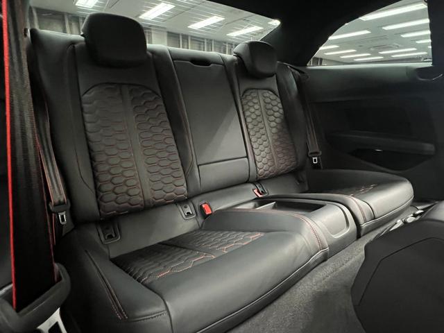 ＲＳ５ ベースグレード　距離無制限１年保証　カーボンスタイリング／ＲＳデザイン／アシスタンスＰＫＧ　　ＲＳスポーツＥＸＴ　マトリクスＬＥＤ　バーチャルＣＰ　ファインナッパ革　純正２０ＡＷ　林檎カープレイ　禁煙車（22枚目）