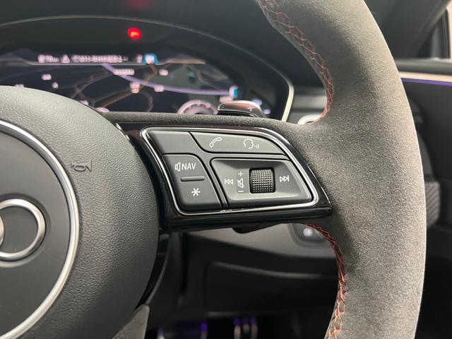 ＲＳ５ ベースグレード　距離無制限１年保証　カーボンスタイリング／ＲＳデザイン／アシスタンスＰＫＧ　　ＲＳスポーツＥＸＴ　マトリクスＬＥＤ　バーチャルＣＰ　ファインナッパ革　純正２０ＡＷ　林檎カープレイ　禁煙車（46枚目）