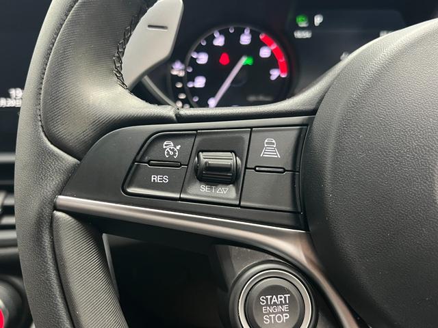 ジュリア ヴェローチェ　距離無制限１年保証　黒革　Ｓヒーター　林檎カープレイ＆アンドロイドオート　Ｈａｒｍａｎ＆Ｋａｒｄｏｎ　純正１８ＡＷ　レーダークルーズ　Ｂカメラ　衝突軽減＆車線保持＆死角補助　ソナー　純正ドラレコ　禁煙（42枚目）