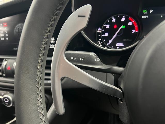 ジュリア ヴェローチェ　距離無制限１年保証　黒革　Ｓヒーター　林檎カープレイ＆アンドロイドオート　Ｈａｒｍａｎ＆Ｋａｒｄｏｎ　純正１８ＡＷ　レーダークルーズ　Ｂカメラ　衝突軽減＆車線保持＆死角補助　ソナー　純正ドラレコ　禁煙（44枚目）