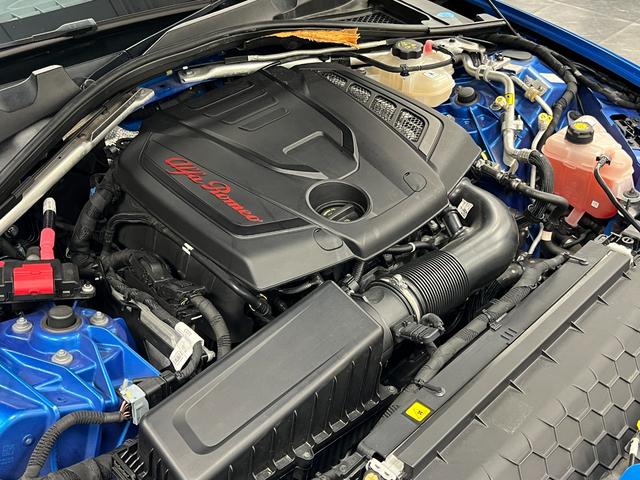 ジュリア ヴェローチェ　距離無制限１年保証　黒革　Ｓヒーター　林檎カープレイ＆アンドロイドオート　Ｈａｒｍａｎ＆Ｋａｒｄｏｎ　純正１８ＡＷ　レーダークルーズ　Ｂカメラ　衝突軽減＆車線保持＆死角補助　ソナー　純正ドラレコ　禁煙（54枚目）