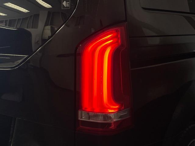 Vクラス V220d スポーツ 距離無制限1年保証 RSP LEDオートハイビーム 全方位カメラ 後席モニター 純正ナビ DTV Bluetooth キーレス ETC2.0 純正19AW 禁煙車 電動両側パワスラ 電動トランク(18枚目)