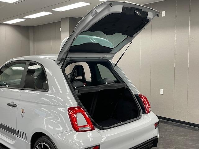 アバルト595 コンペティツィオーネ 5MT 後期 右ハンドル 距離無制限1年保証 純正ディスプレイオーディオ Bluetooth Brembo赤キャリパー レコモン アルカンターラコンビシート 純正17AW ETC Rソナー 禁煙車(12枚目)