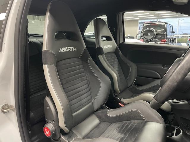 アバルト595 コンペティツィオーネ 5MT 後期 右ハンドル 距離無制限1年保証 純正ディスプレイオーディオ Bluetooth Brembo赤キャリパー レコモン アルカンターラコンビシート 純正17AW ETC Rソナー 禁煙車(24枚目)