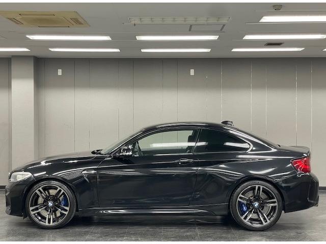 Ｍ２ ベースグレード　距離無制限１年保証　黒革　ｈａｒｍａｎ／ｋａｒｄｏｎ　インテリセーフ　純正１９ＡＷ　Ｍブルーキャリパー　純正ナビ　Ｂカメラ　パドルシフト　ＥＴＣ　クルコン　Ｓヒーター　ＰＵＳＨスタート　スマキー　禁煙（12枚目）