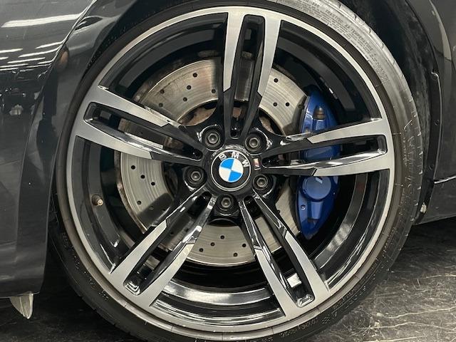 Ｍ２ ベースグレード　距離無制限１年保証　黒革　ｈａｒｍａｎ／ｋａｒｄｏｎ　インテリセーフ　純正１９ＡＷ　Ｍブルーキャリパー　純正ナビ　Ｂカメラ　パドルシフト　ＥＴＣ　クルコン　Ｓヒーター　ＰＵＳＨスタート　スマキー　禁煙（13枚目）