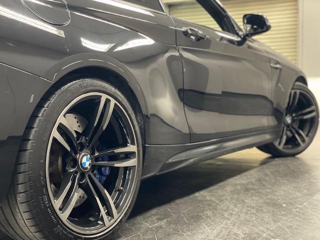 Ｍ２ ベースグレード　距離無制限１年保証　黒革　ｈａｒｍａｎ／ｋａｒｄｏｎ　インテリセーフ　純正１９ＡＷ　Ｍブルーキャリパー　純正ナビ　Ｂカメラ　パドルシフト　ＥＴＣ　クルコン　Ｓヒーター　ＰＵＳＨスタート　スマキー　禁煙（15枚目）