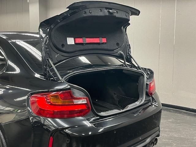 Ｍ２ ベースグレード　距離無制限１年保証　黒革　ｈａｒｍａｎ／ｋａｒｄｏｎ　インテリセーフ　純正１９ＡＷ　Ｍブルーキャリパー　純正ナビ　Ｂカメラ　パドルシフト　ＥＴＣ　クルコン　Ｓヒーター　ＰＵＳＨスタート　スマキー　禁煙（21枚目）