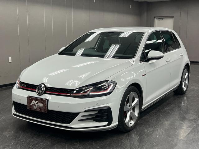ゴルフＧＴＩ ベースグレード　６ＭＴ　距離無制限１年保証　ユーザー様直接買取車　ＣａｒＰｌａｙ対応ＤｉｓＰｒｏナビ　Ｂカメラ　衝突軽減　車線保持　ＡＣＣ　ＬＥＤオートライト　ＥＴＣ　純正１７ＡＷ　禁煙車　記録簿（13枚目）