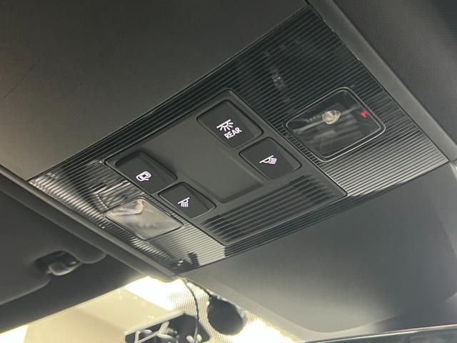 ゴルフＧＴＩ ベースグレード　６ＭＴ　距離無制限１年保証　ユーザー様直接買取車　ＣａｒＰｌａｙ対応ＤｉｓＰｒｏナビ　Ｂカメラ　衝突軽減　車線保持　ＡＣＣ　ＬＥＤオートライト　ＥＴＣ　純正１７ＡＷ　禁煙車　記録簿（55枚目）