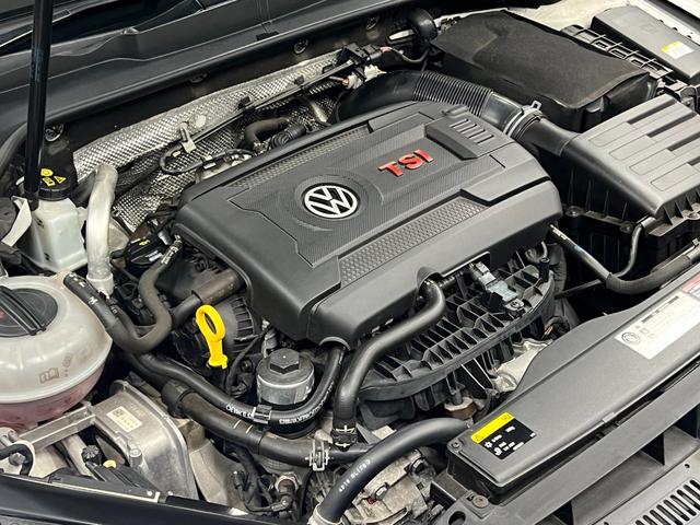 ゴルフＧＴＩ ベースグレード　６ＭＴ　距離無制限１年保証　ユーザー様直接買取車　ＣａｒＰｌａｙ対応ＤｉｓＰｒｏナビ　Ｂカメラ　衝突軽減　車線保持　ＡＣＣ　ＬＥＤオートライト　ＥＴＣ　純正１７ＡＷ　禁煙車　記録簿（56枚目）