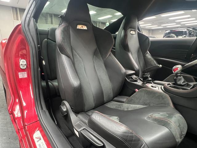 ＲＣＺ Ｒ　１５０台限定生産　６ＭＴ　左Ｈ　専用バケットシート＆１９ＡＷ＆リアスポ　２３年製造ミシュラン／ＰＳ４Ｓ装着　２ＤＩＮナビ　２０２３年地図　地デジ　ＢＴ＆ＵＳＢ　ＥＴＣ２．０　ＨＩＤ　禁煙　記録簿（32枚目）