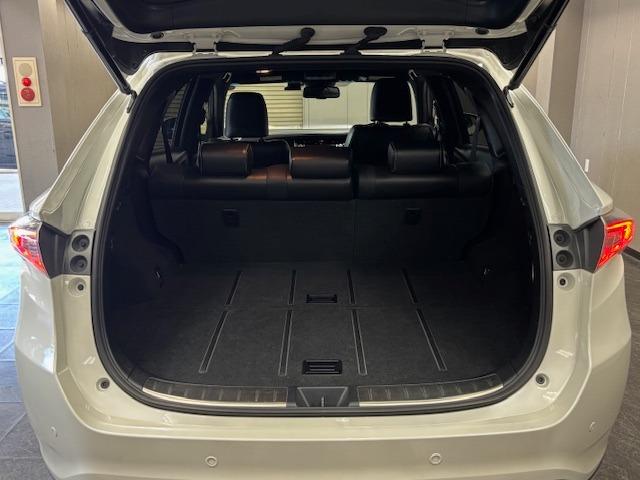 ハリアー プレミアム　アドバンスドパッケージ　ユーザー様直接買取車　距離無制限１年保証　純正ＳＤナビ　フルセグ　Ｂｌｕｅｔｏｏｔｈ　全方位カメラ　ＪＢＬサウンド　黒革　シートヒーター　衝突被害軽減　レーンアシスト　ＡＣＣ　前後ソナー　電動トランク（16枚目）