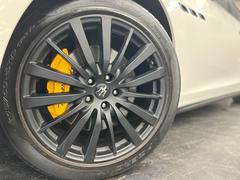 ギブリ ベースグレード　サンルーフ　Ｂｒｅｍｂｏイエローキャリパー　茶革＆シートヒーター　純正１９ＡＷ 0403626A30240504W001 5