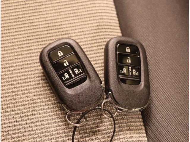 N-BOX ベースグレード 衝突軽減システム スマートキ- カーテンエアバック イモビライザー ECOモード 横滑り防止 オートクルーズ LEDヘッドライト キーフリー 地デジ パワーステアリング オートエアコン(26枚目)